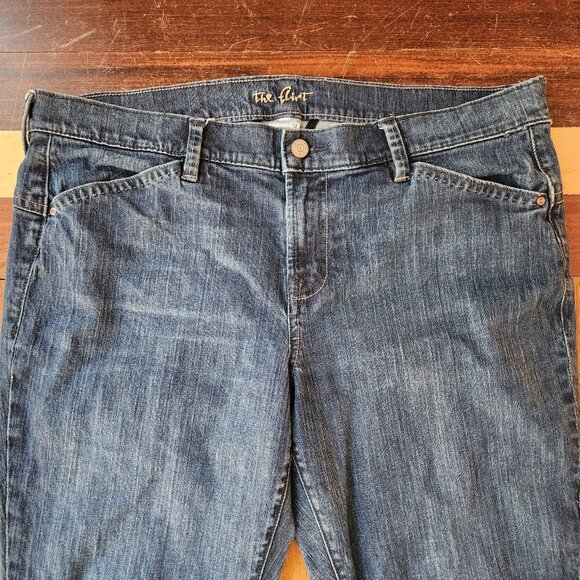 Old Navy Mid-Rise "The Flirt" Boot Cut Jeans Size 14 - Picture 5 of 15